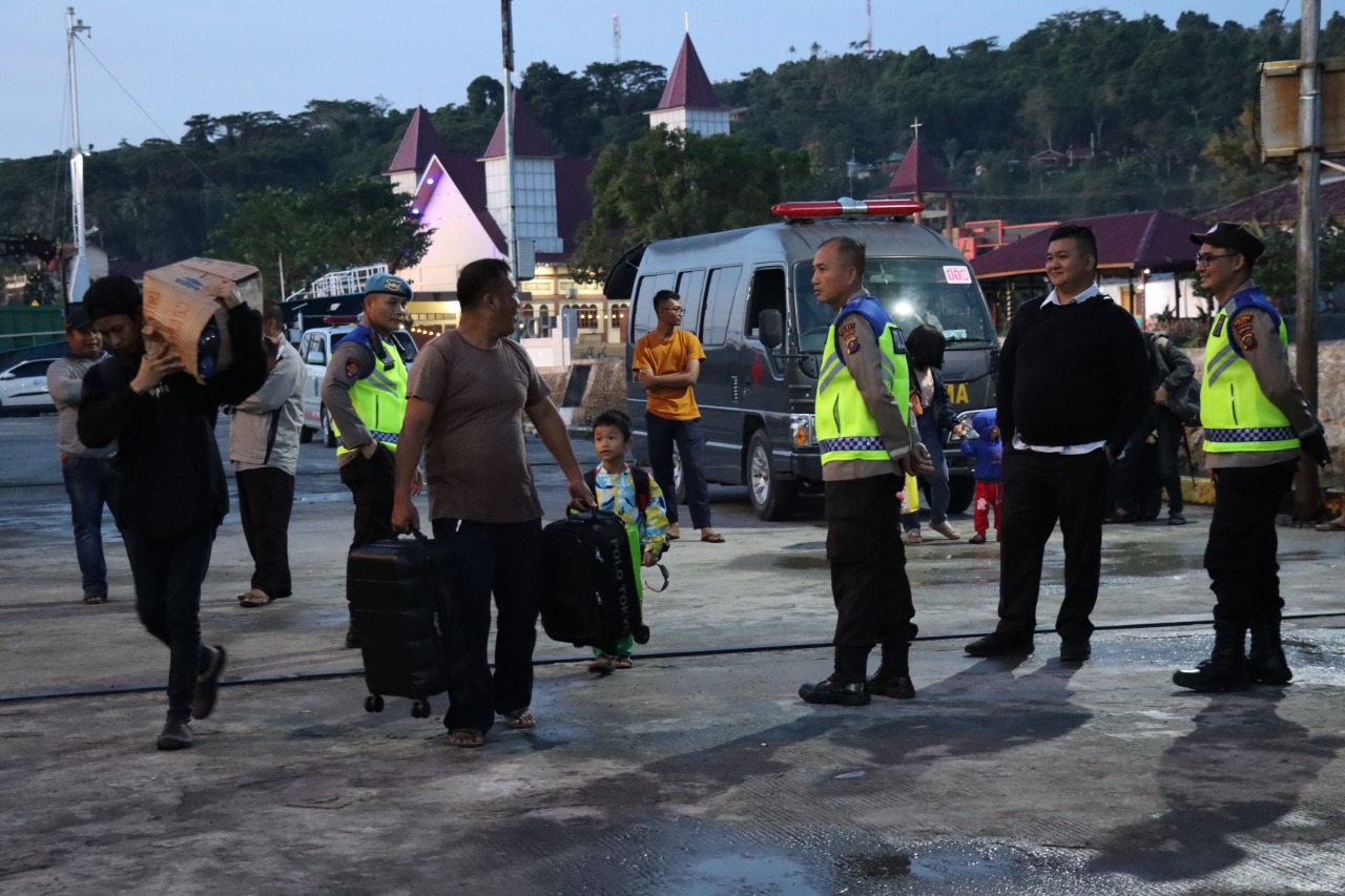 Polres Nias Lakukan Pengamanan Arus Balik Nataru di Pelabuhan Angin Gunungsitoli