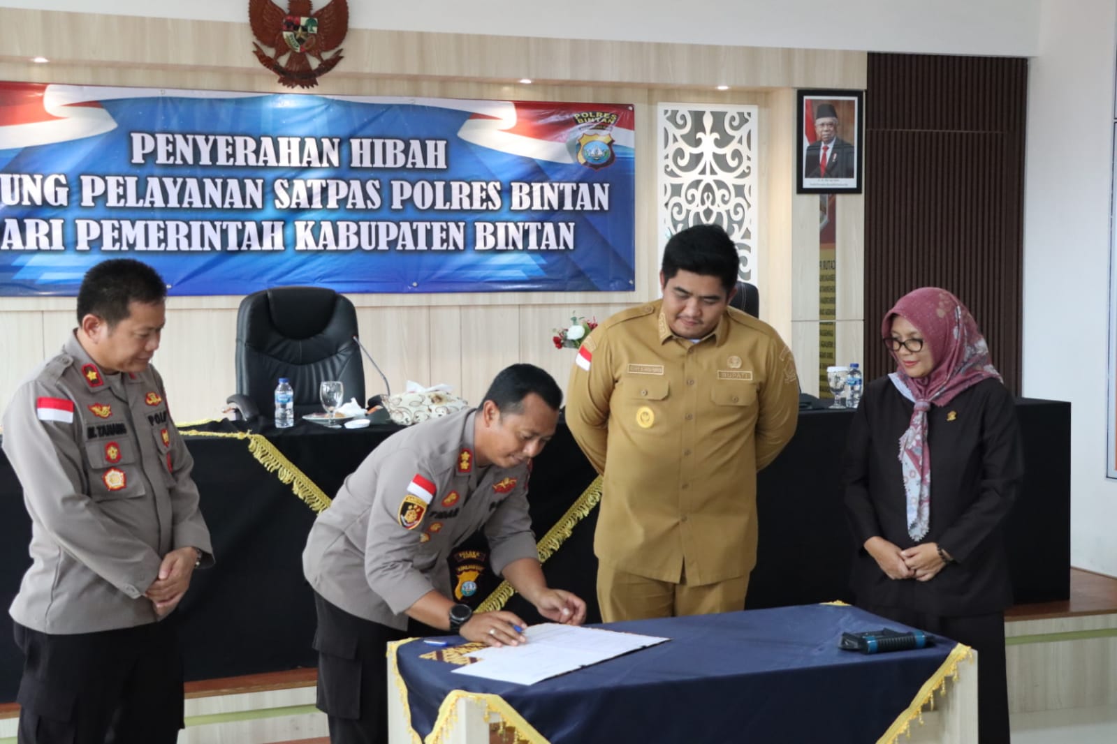 Polres Bintan Terima Hibah Gedung Pelayanan Satpas Dari Pemkab Bintan
