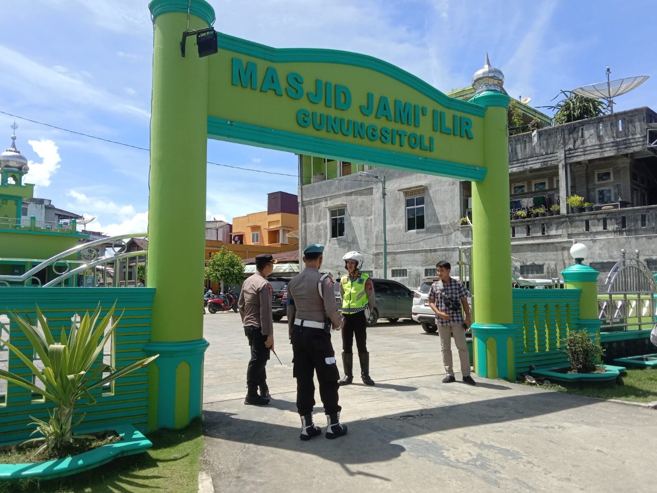 Polres Nias Lakukan Pengamanan Sholat Jum’at