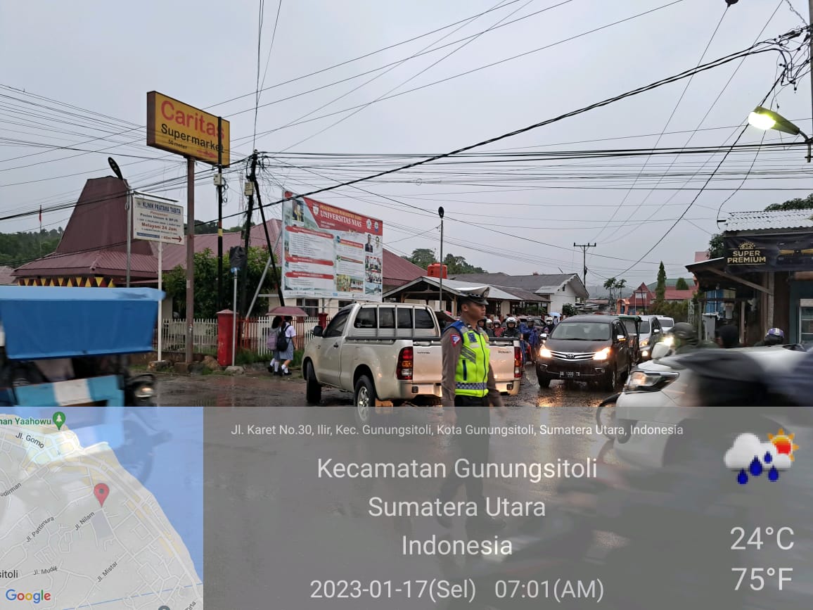 Sat Lantas Polres Nias Lakukan Pengaturan Lalulintas di Setiap Persimpangan