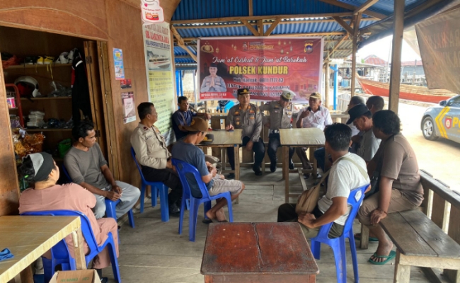 Polsek Kundur Gelar Jum'at Curhat di Pelabuhan Sungai Buluh Tanjung Batu