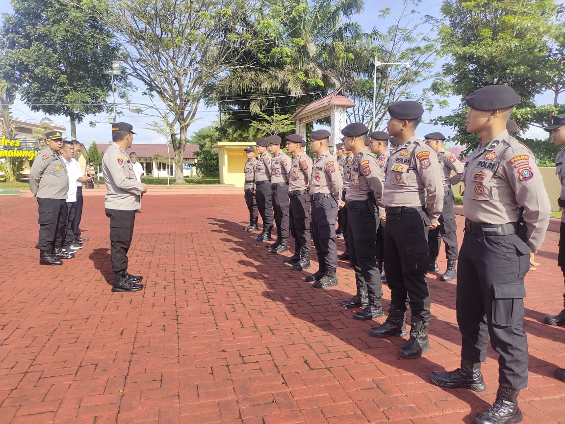 Kapolres Simalungun Berikan APP Baja Polda Sumut Penempatan Polres Simalungun