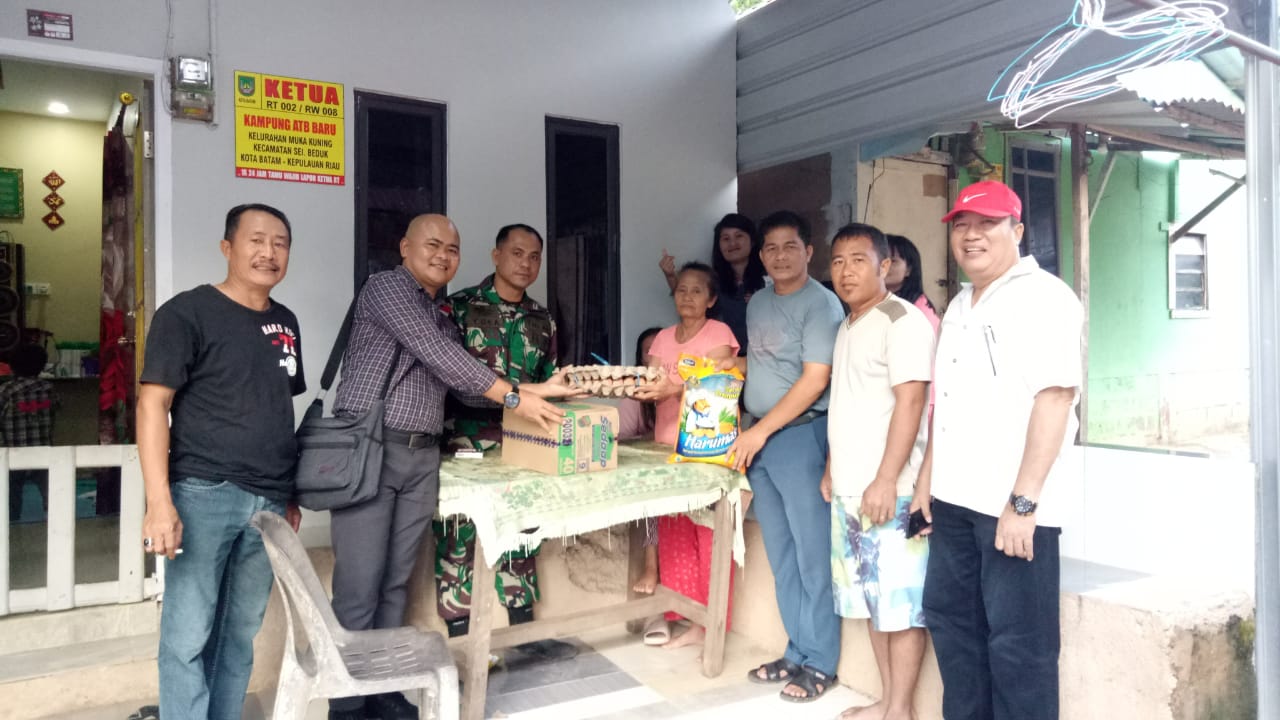 PERMANIRA BATAM Salurkan Bantuan Ke Warga yang Terdampak Longsor