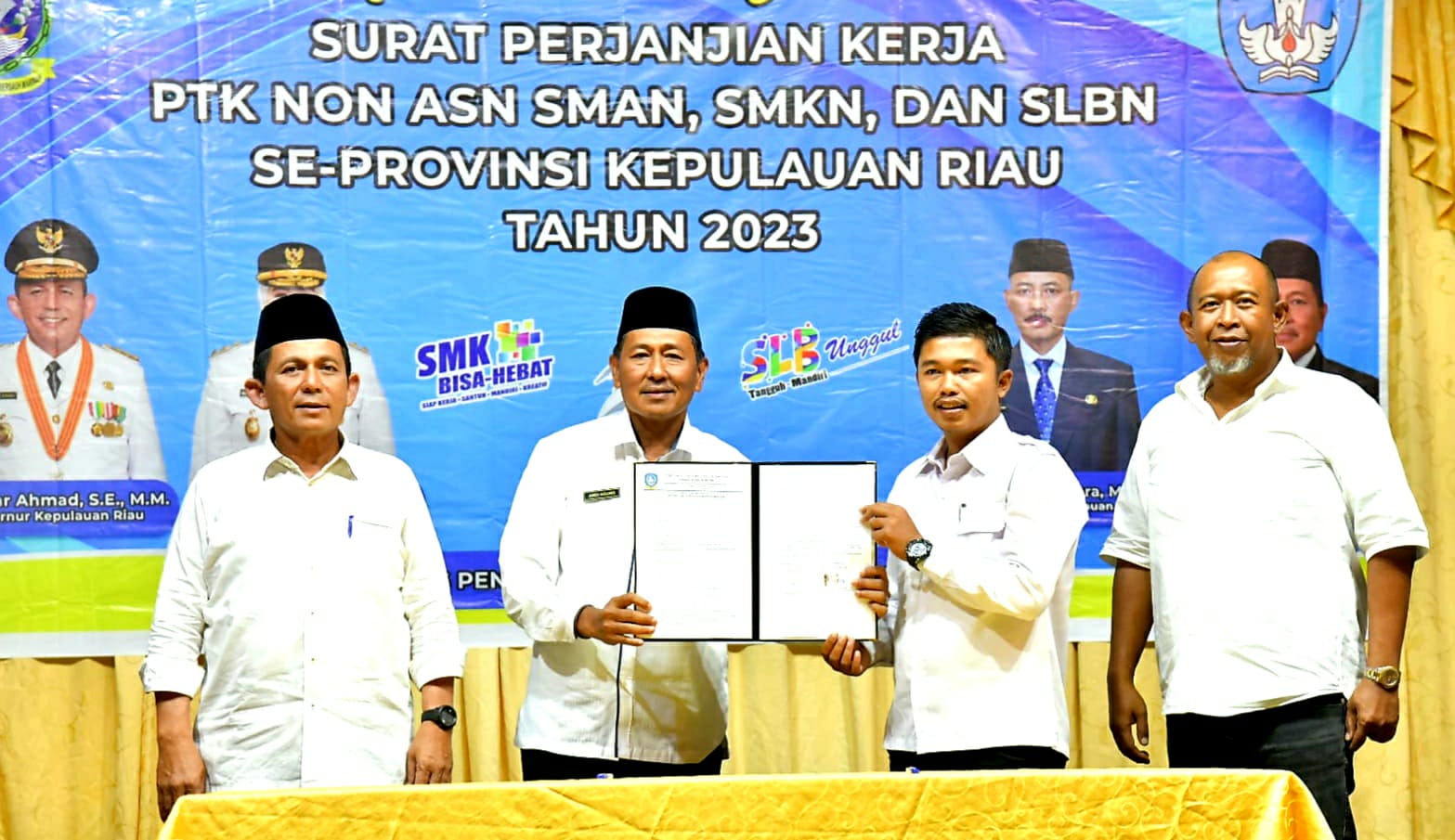 Gubernur Kepri Hadiri Penandatanganan Guru PTK Non ASN Se-Kota Batam