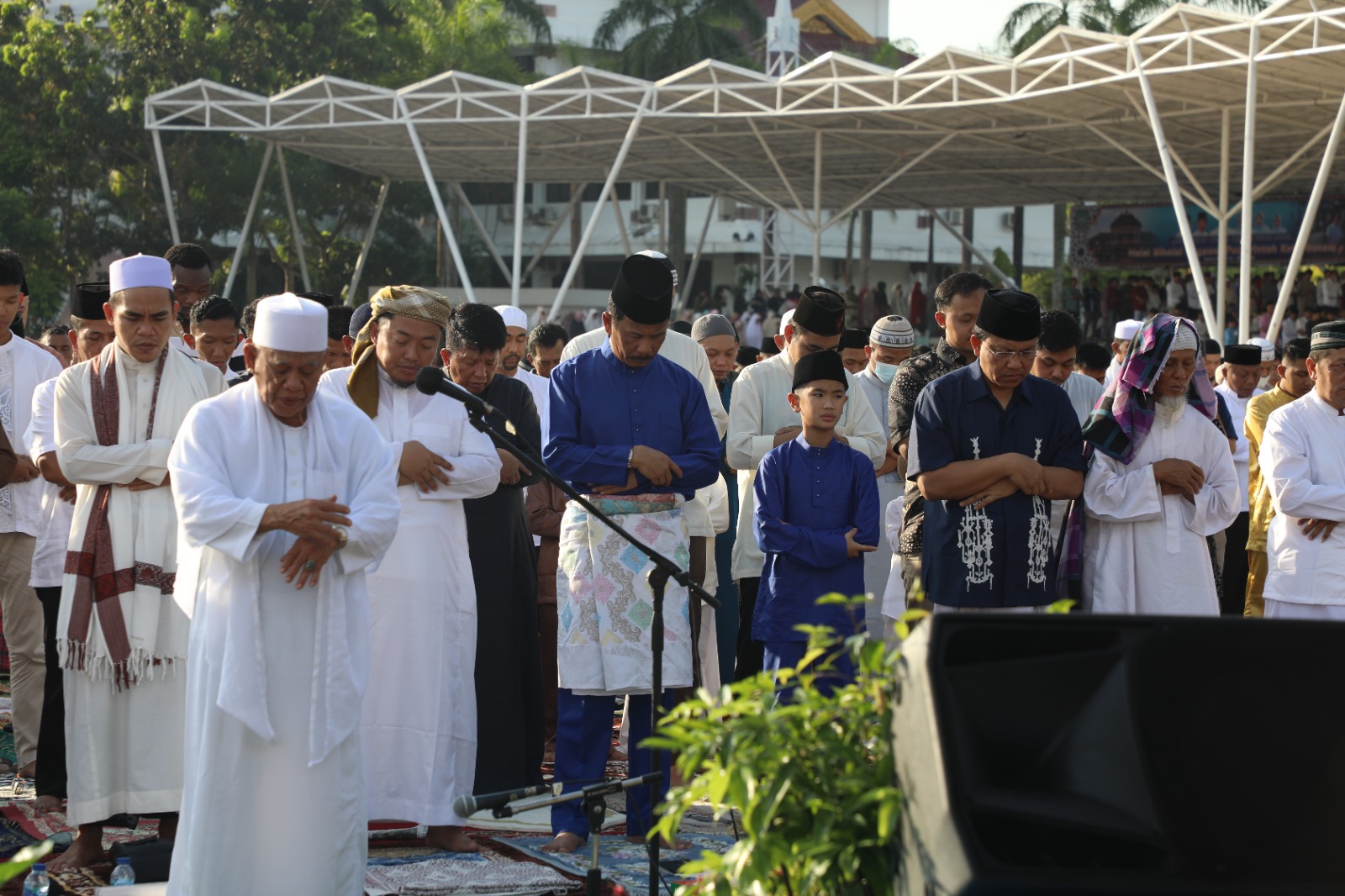 Kepala BP Batam Laksanakan Salat Idul Fitri 2023 di Alun - alun Engku Putri
