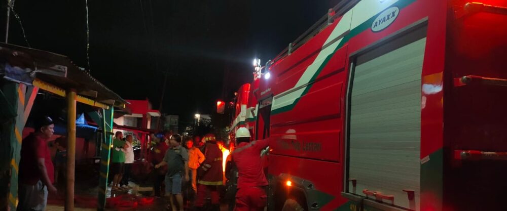 TPL Bantu Proses Pemadaman Kebakaran Rumah Warga