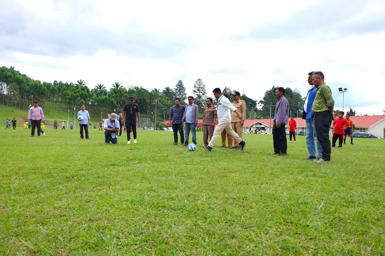 TPL Jadi Sponsor Pada Turnamen Sepak Bola Antar Sekolah Dasar di Kabupaten Toba