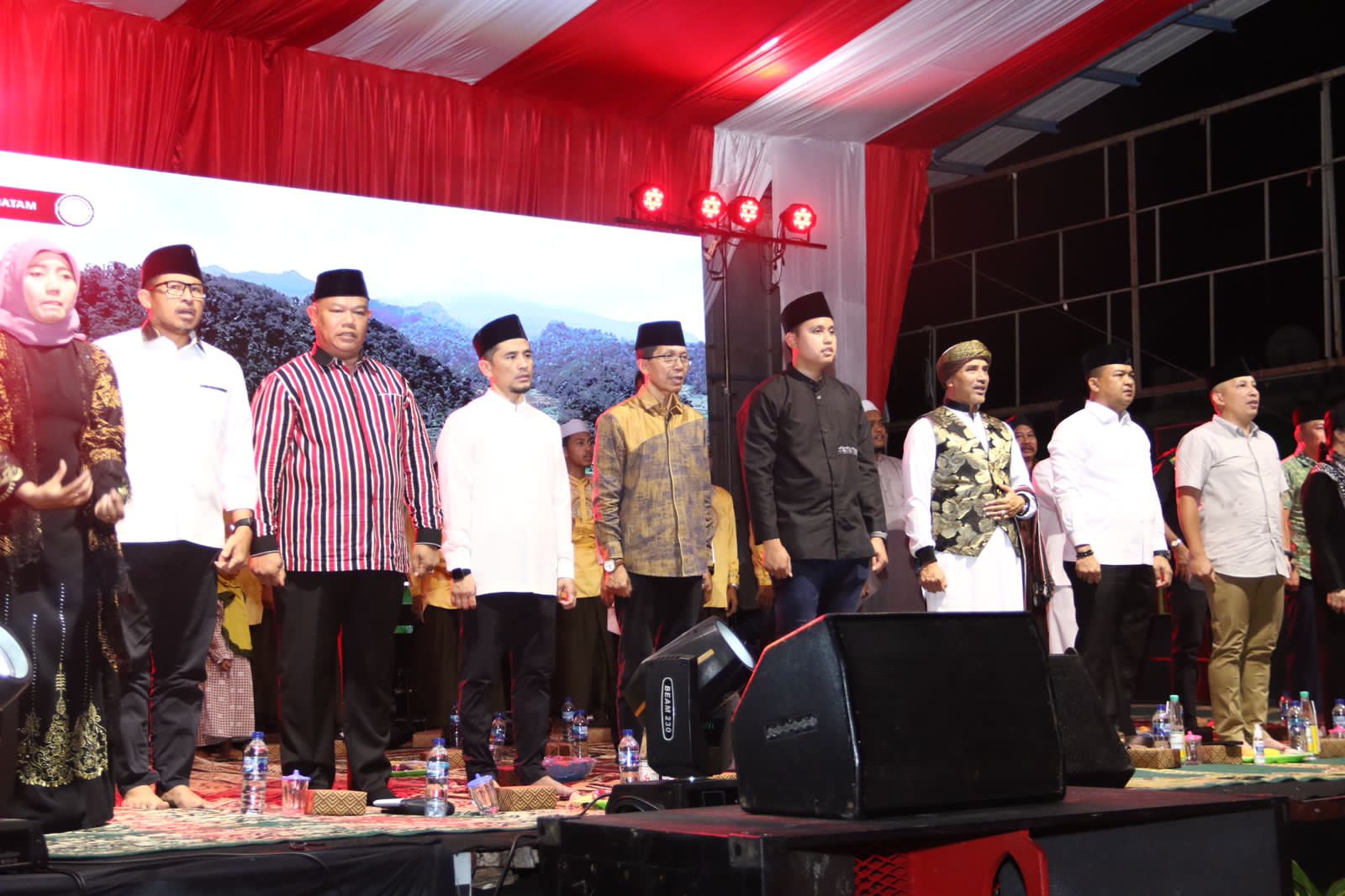 Amsakar Achmad Ajak Teguhkan Spirit Andil dalam Pembangunan Saat Hadir di Harlah Keluarga Kendal