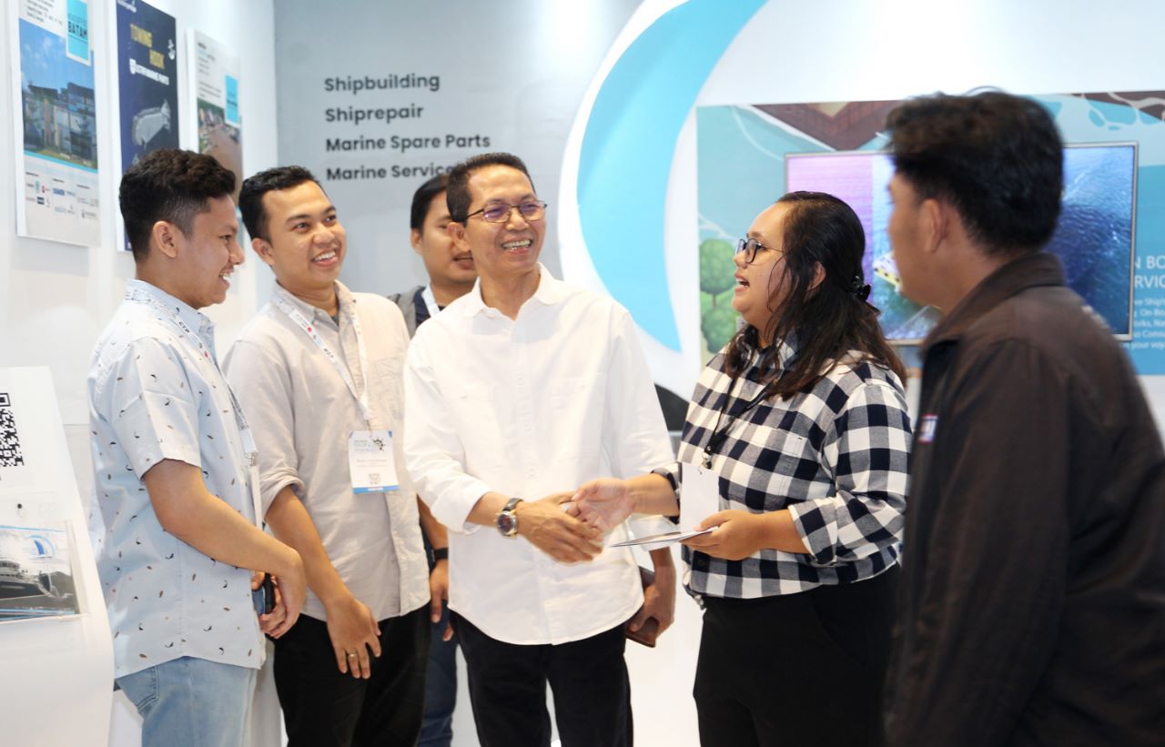 Tinjau Stand Pameran Expo IMOX 2023, Amsakar: Momentum Kebangkitan Industri Maritim di Batam