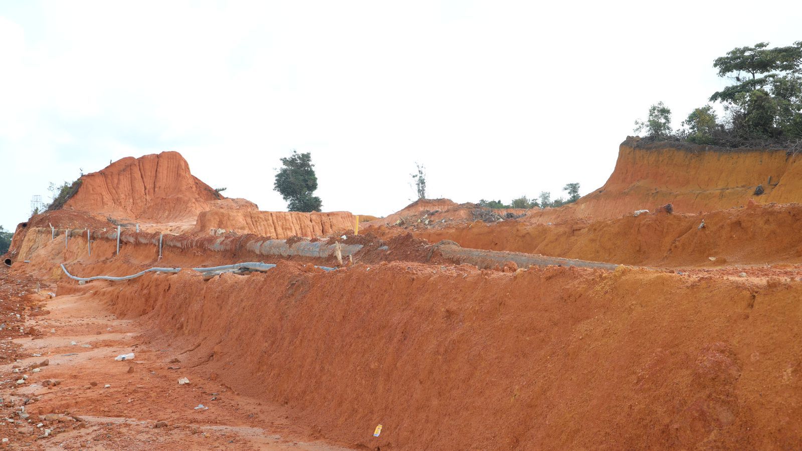 BU SPAM Kejar Target Penyambungan dan Relokasi Pipa 300