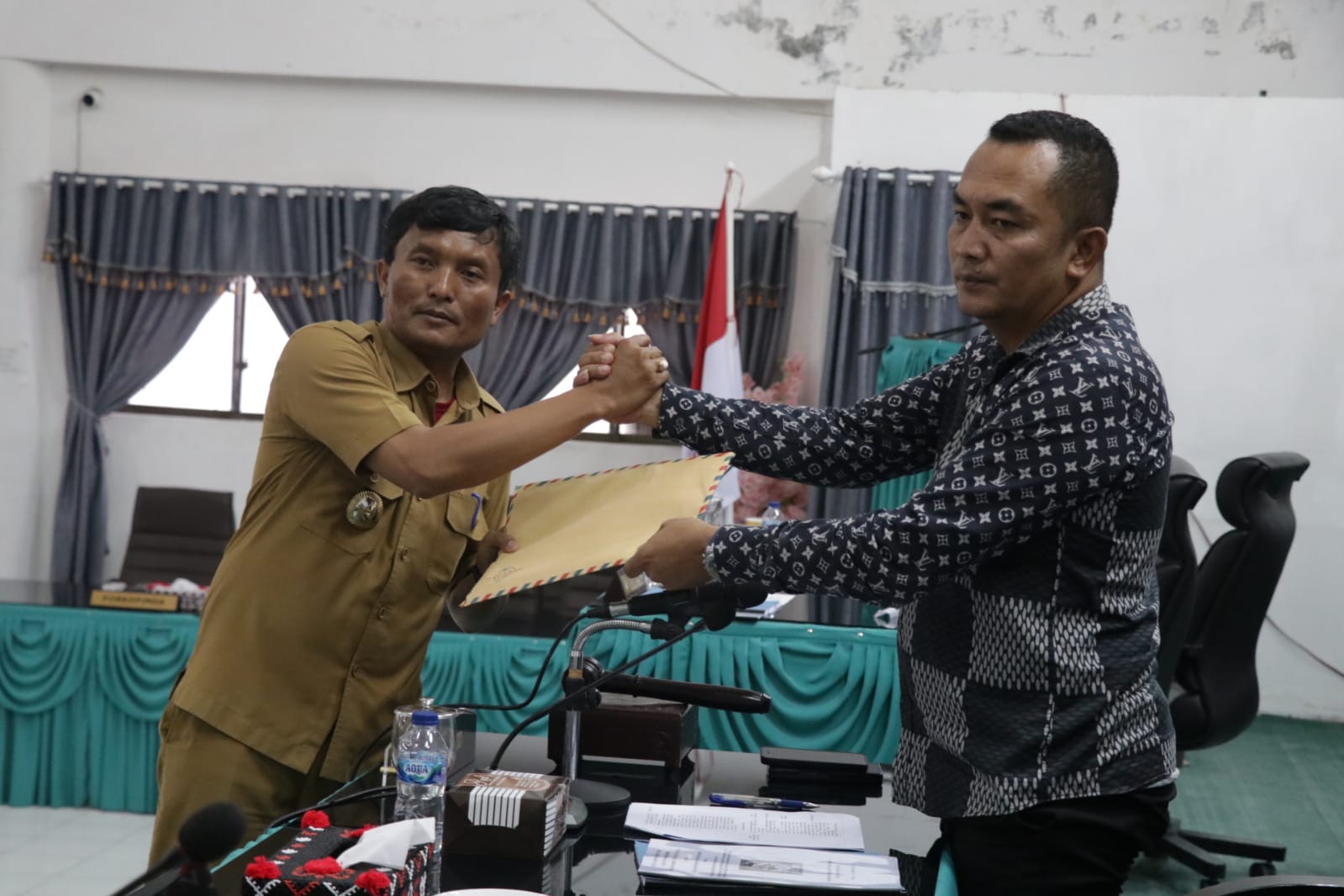 Bupati Toba Sampaikan 29 Poin Nota Jawaban pada Rapat Paripurna DPRD
