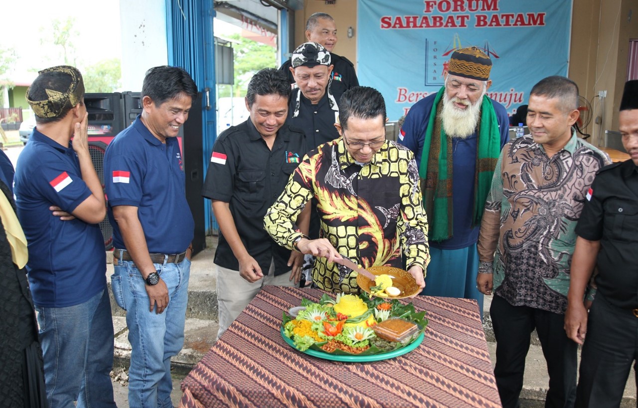 Pesan Amsakar Achmad saat Hadiri Hari Lahir FORSAB Batam ke 2