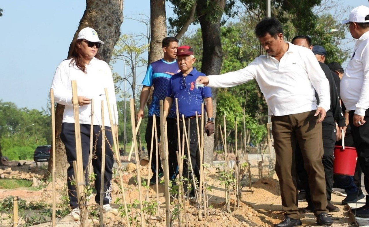 Sebanyak 1.800 Pohon Jati Mas Ditanam dari Taman Dang Anom