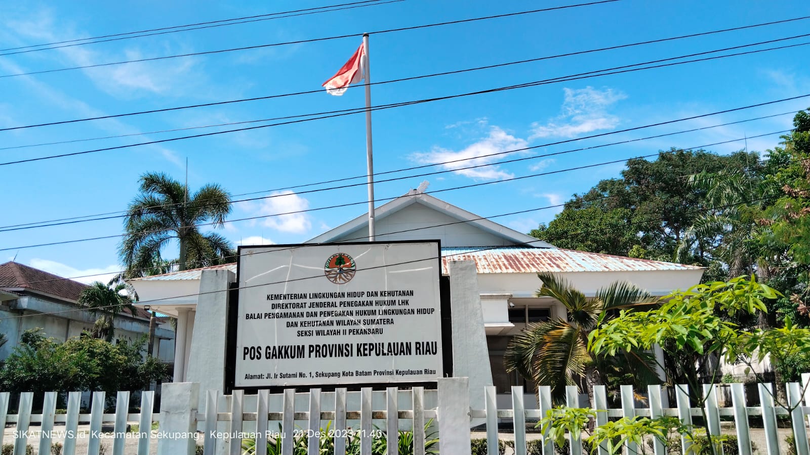 Presiden LIRA Jusuf Rizal Datangi Kantor Pos Gakkum KLHK Kepri Terkait Kasus MT Tuktuk