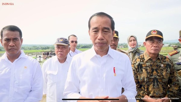 Jokowi Kunjungi Pabrik Teh di Tegal, Tak Sangka Bertemu Presiden