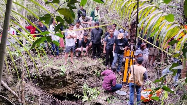 Bocah Busel Sempat Hilang 3 Hari Sebelum Ditemukan Tewas Tanpa Busana di Gua