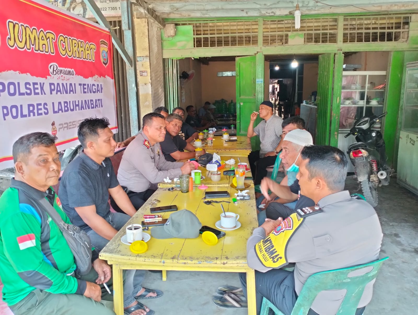 Kapolsek Panai Tengah Melaksanakan Giat Jum'at Curhat dengan Masyarakat