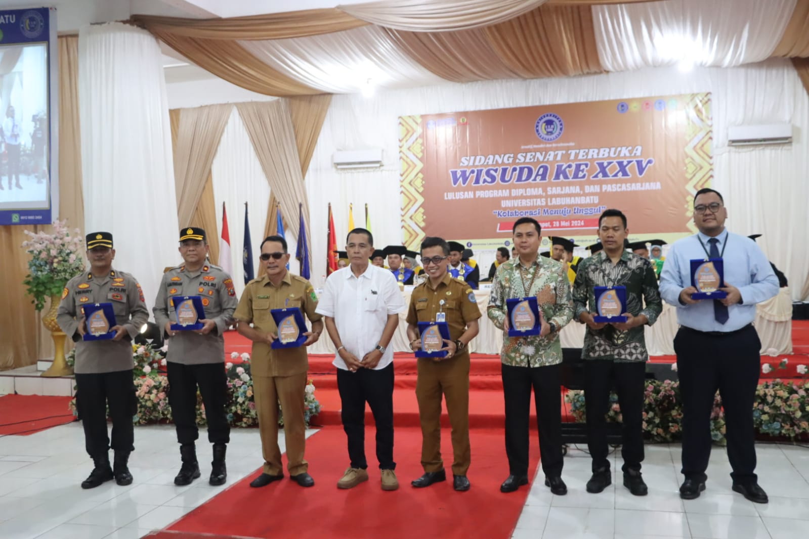 Wakapolres Matondang Hadiri Wisuda Sarjana XXV dan Program Pasca Sarjana III Universitas Labuhanbatu