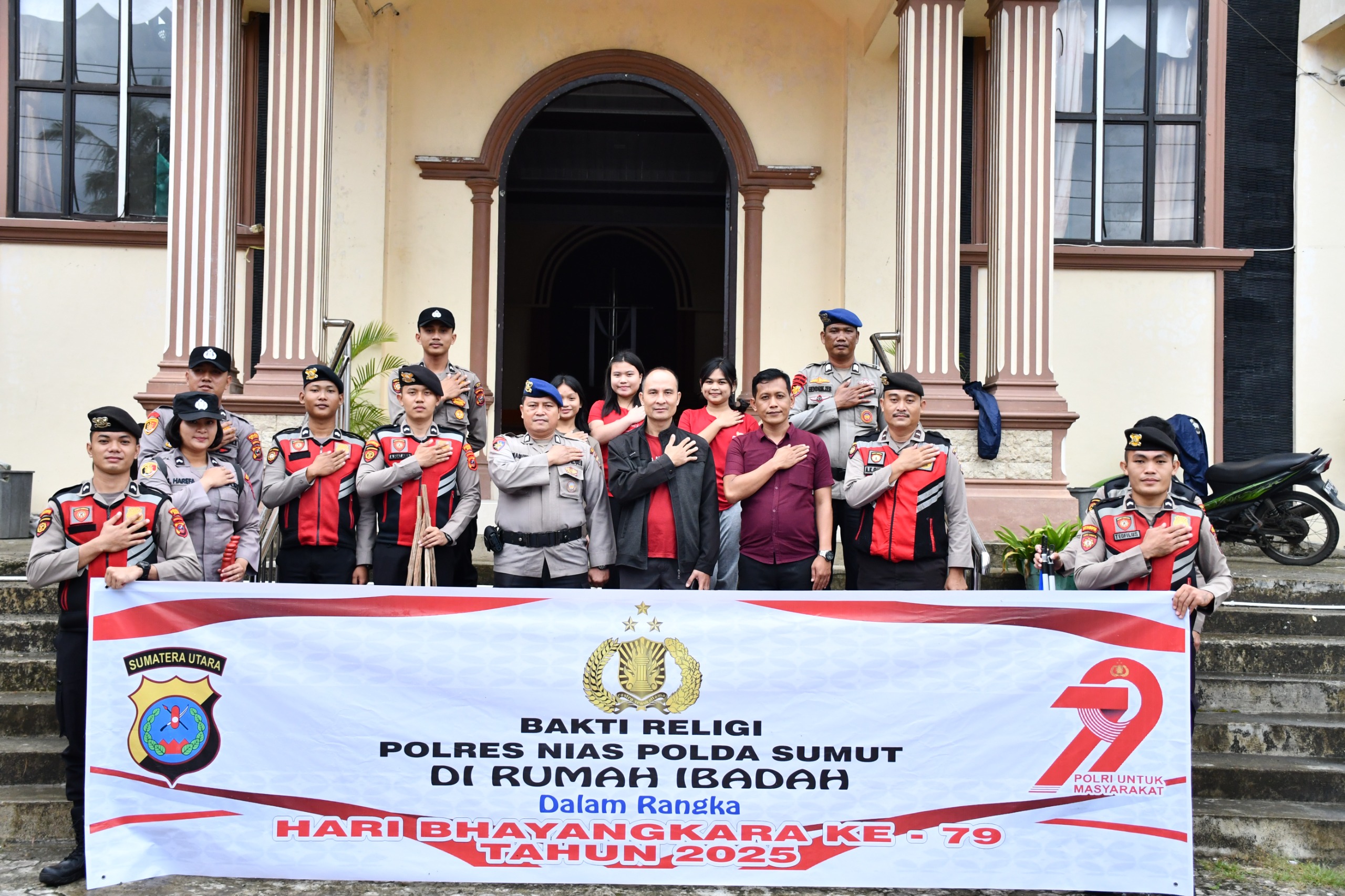Sambut HUT Bhayangkara ke-79, Polres Nias Gelar Bakti Religi di Tiga Rumah Ibadah