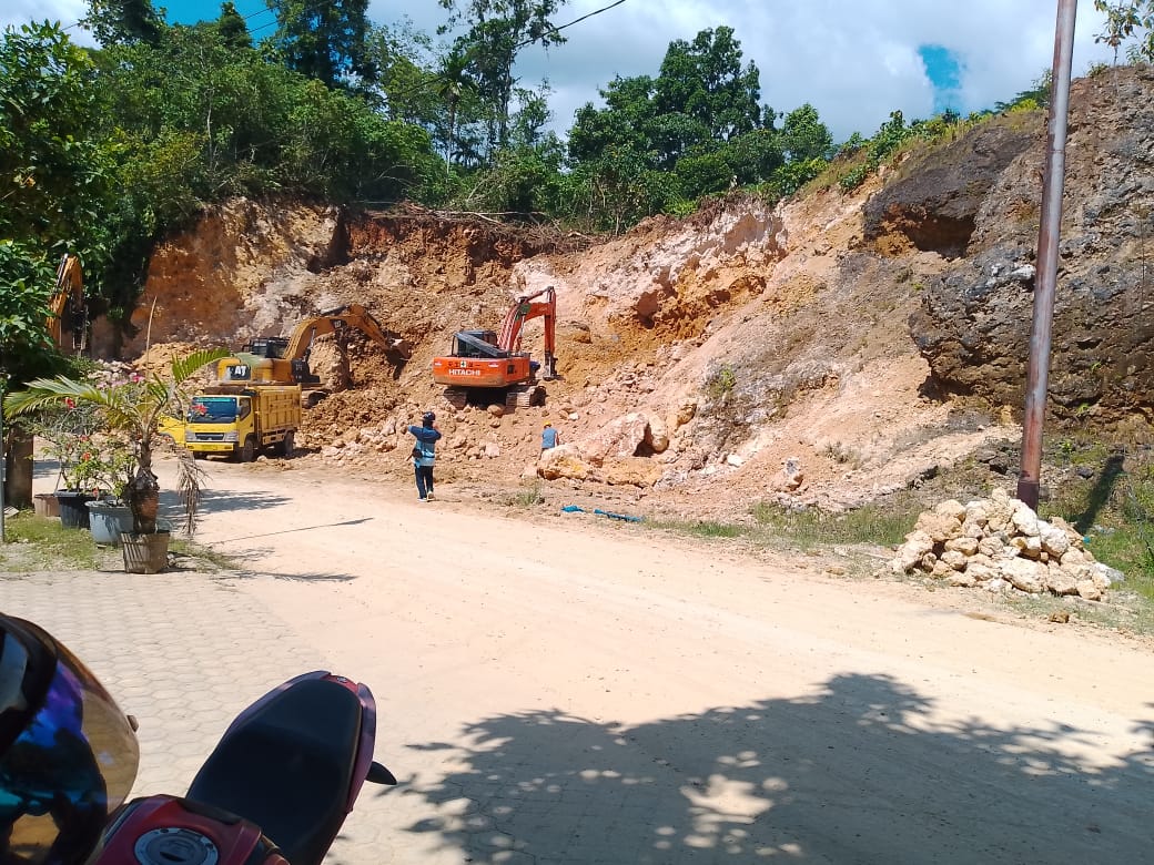 Anak SMAN 1 Gunungsitoli Idanoi Terganggu dan Merasa Resah Saat Belajar Terkait Adanya Aktivitas Galian C di Sekitar Sekolah