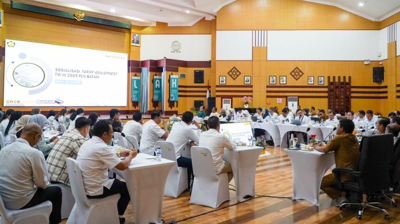 PLN Batam Gelar Diskusi Publik Jelaskan Penyesuaian Tarif Listrik untuk Jaga Keberlangsungan Energi