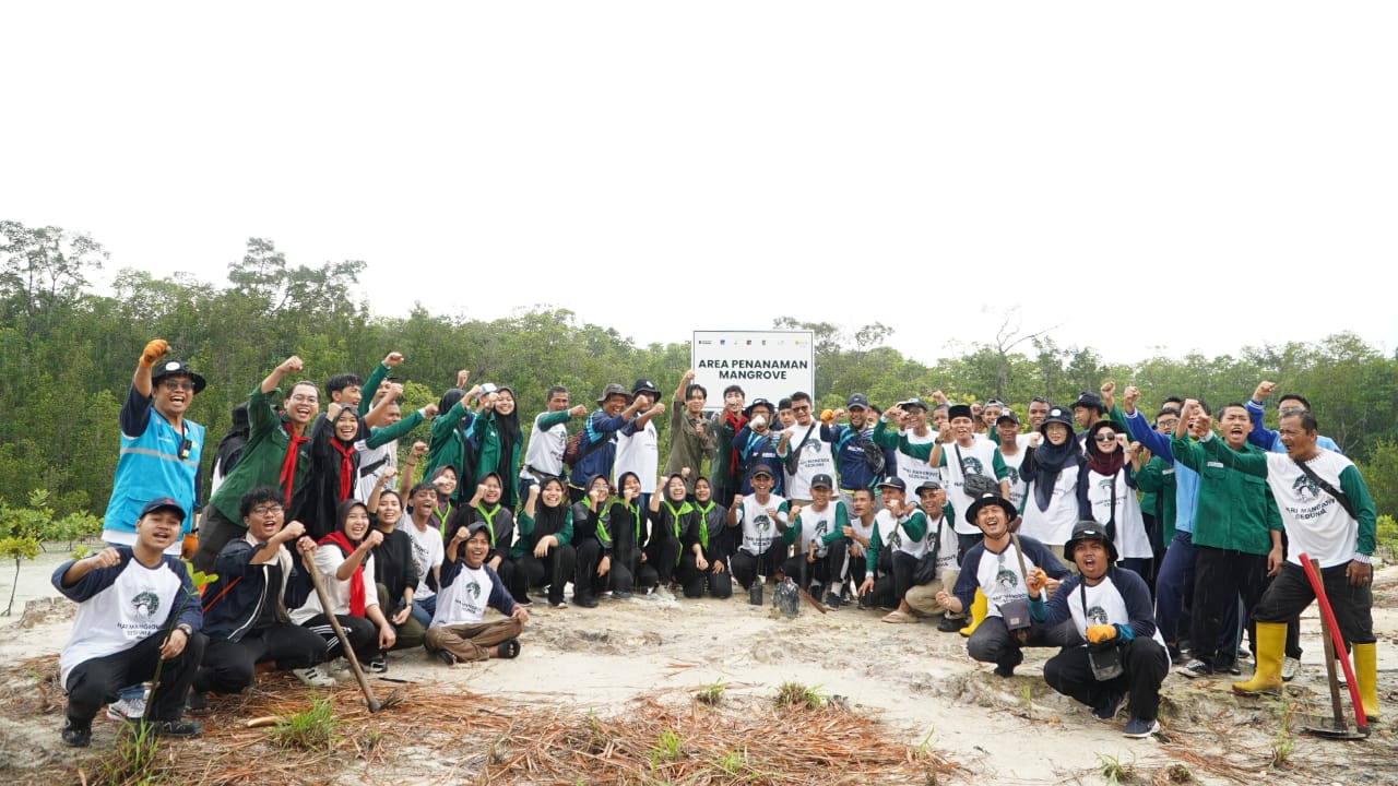 Hari Mangrove Sedunia, PT PLN Batam Tanam 3.000 Mangrove di Kebun Raya Batam