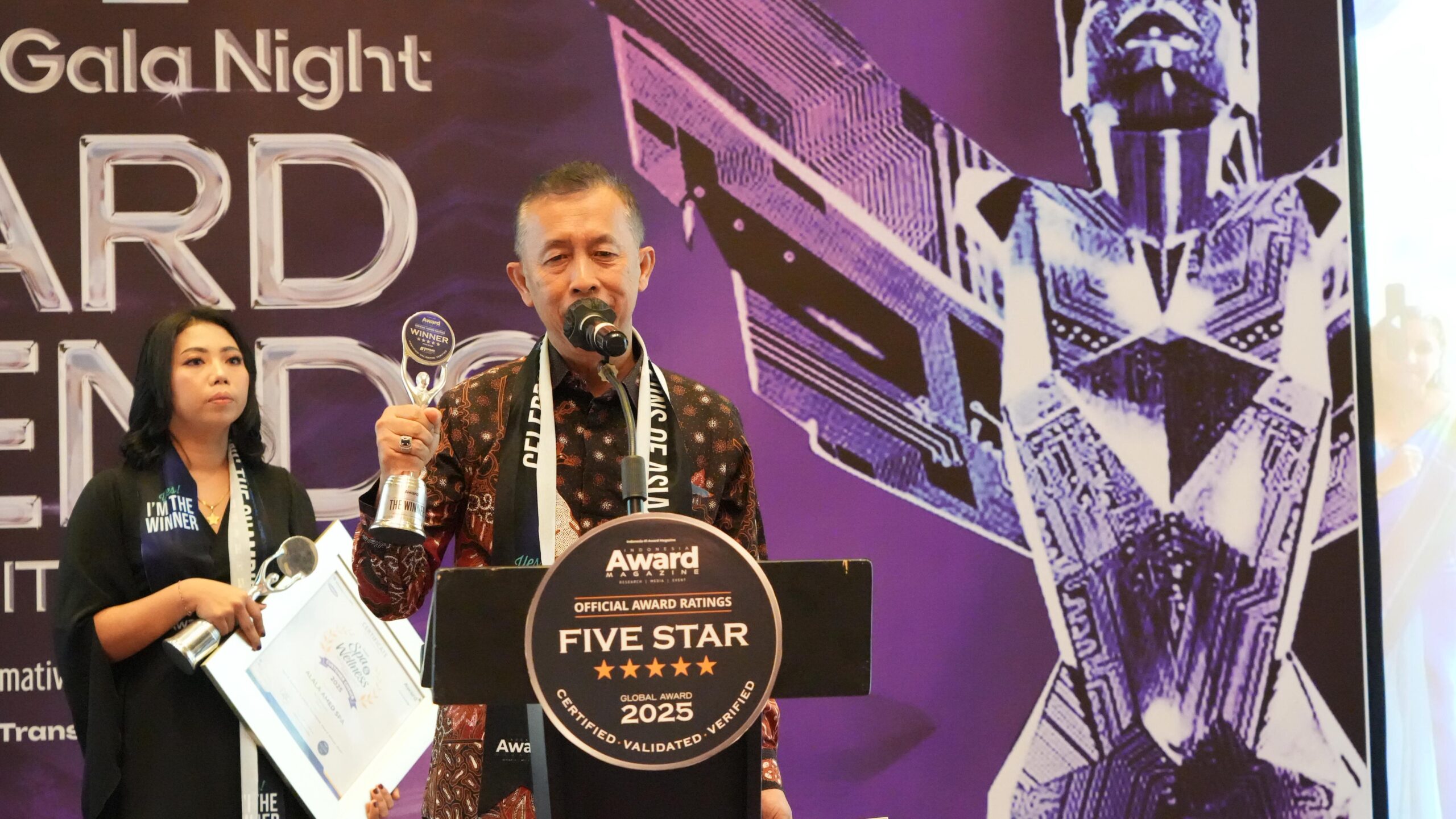 Kepala BP Batam Raih Penghargaan Inspiring Professional dan Leadership Award