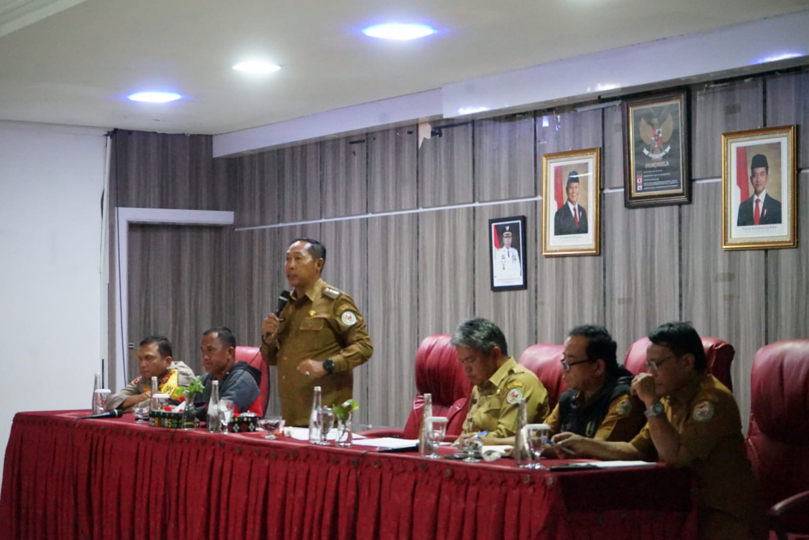 Tekankan Gerak Cepat dan Ketepatan Data, ‎Bupati Taput Pimpin Rakor Evaluasi Pasca Bencana
