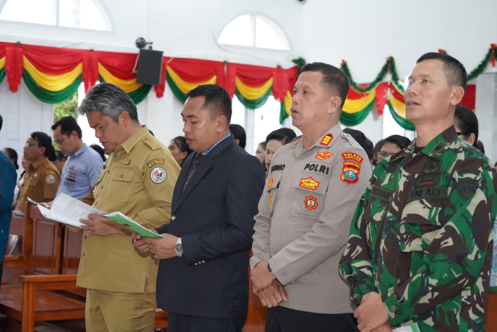 Wakil Bupati Tapanuli Utara Hadiri Perayaan Natal Oikumene Kecamatan Muara