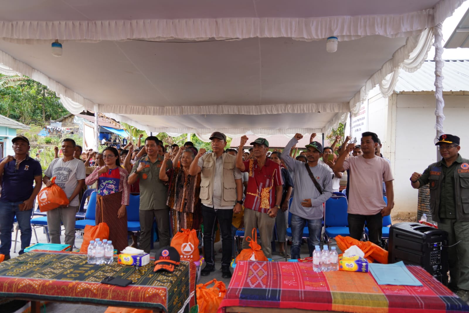 Kepala BNPB Tinjau Huntara dan Serahkan Bantuan bagi Warga Terdampak Bencana di Tapanuli Utara