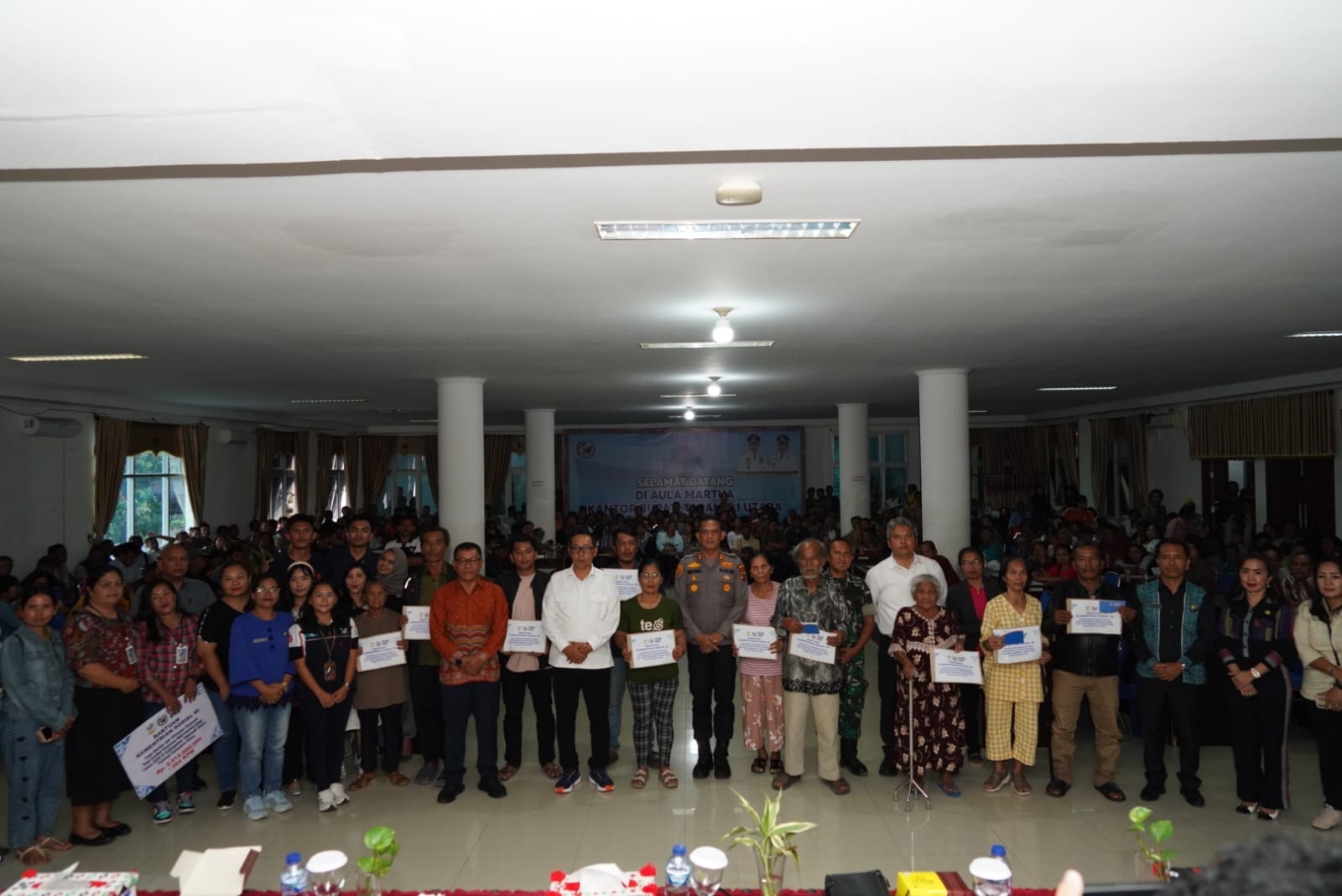 Kembali Salurkan Bantuan, ‎Bupati Taput Serahkan Bantuan Kemensos RI Senilai Rp2,9 Miliar bagi Korban Bencana Hidrometeorologi