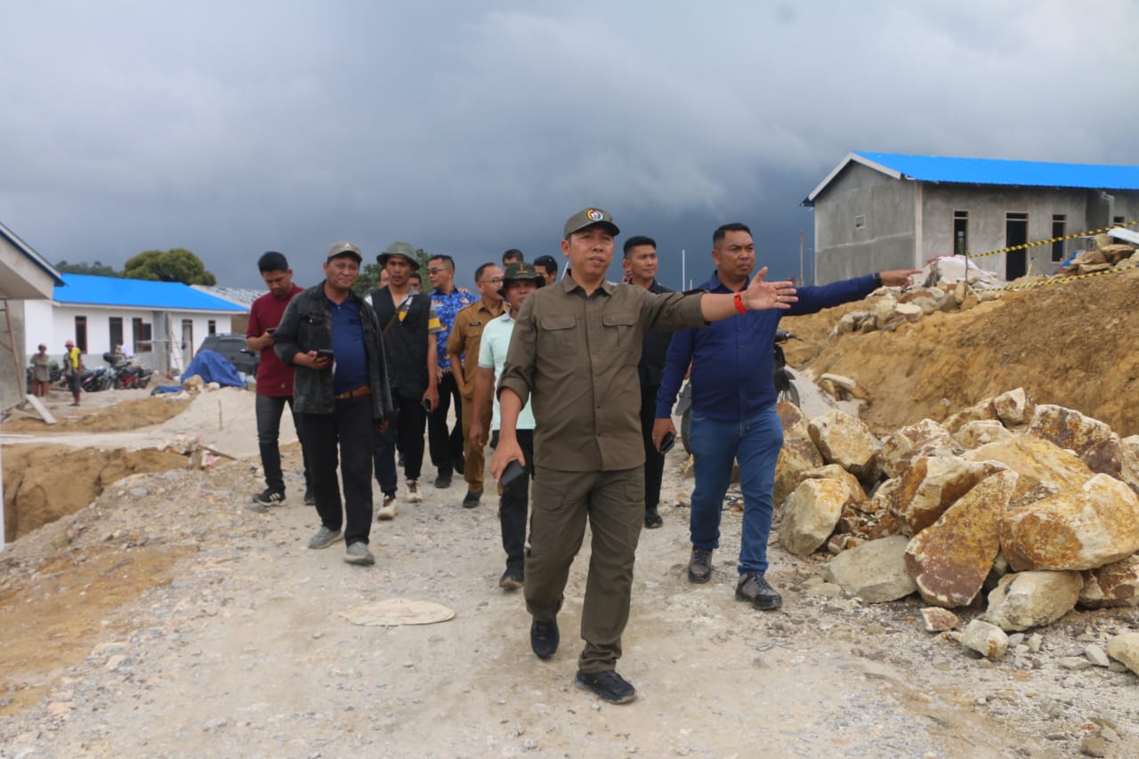 Tinjau Pembangunan Huntap di Dolok Nauli, Bupati Jonius Taripar Tekankan Akurasi Data Penerima dan Sinergi Infrastruktur