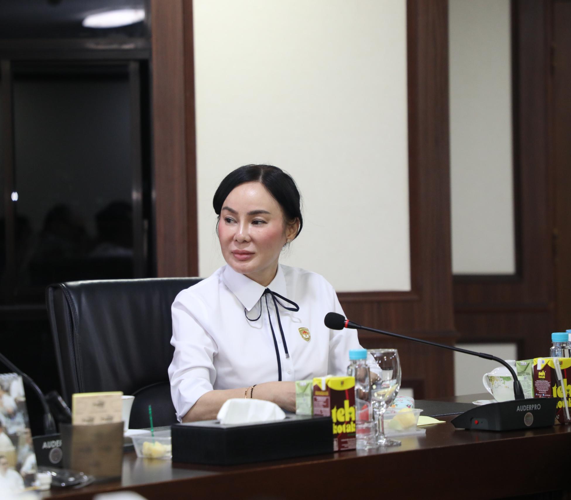 Cegah Liarnya Kenaikan Harga BBM di Batam, Li Claudia Chandra Konsolidasikan Pelaku Usaha, Pertamina, dan PLN