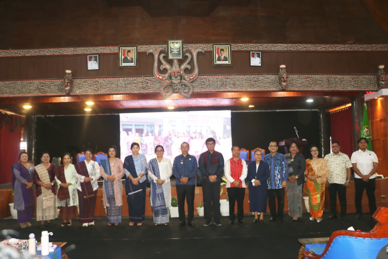 Bupati JTP Hutabarat: Perempuan adalah Fondasi Keberhasilan Keluarga dan Pembangunan