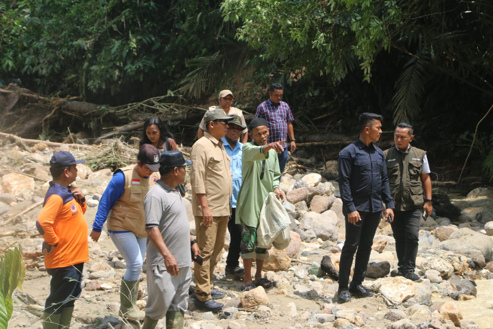 Bupati Taput Tinjau Lokasi Bencana di Simangumban: Instruksikan Gerak Cepat dan Pastikan Bantuan Logistik Tersalurkan