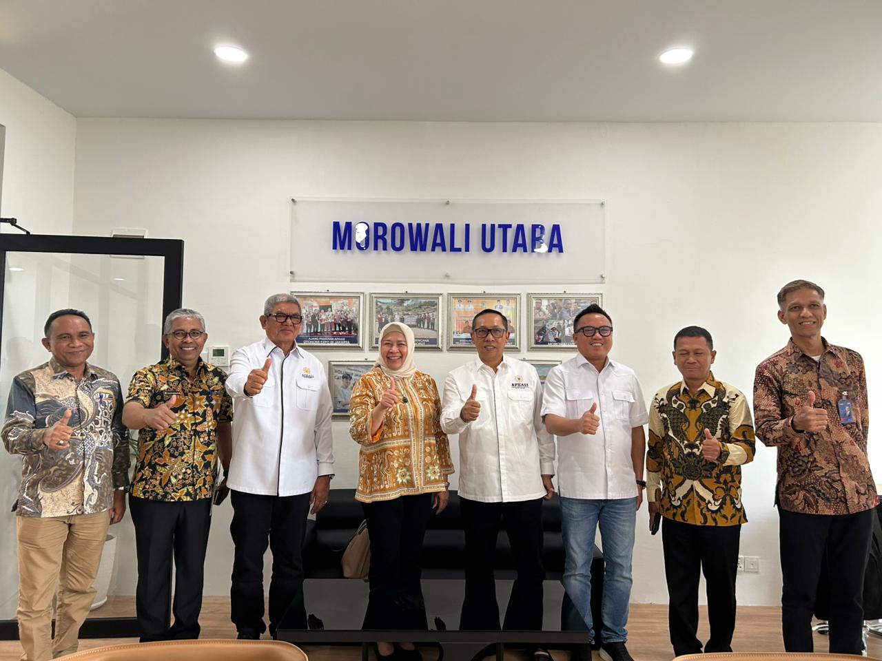 Wakil Bupati Tapanuli Utara Fasilitasi Dialog dengan Massa Unjuk Rasa Terkait Pencairan Dana Supplier MBG