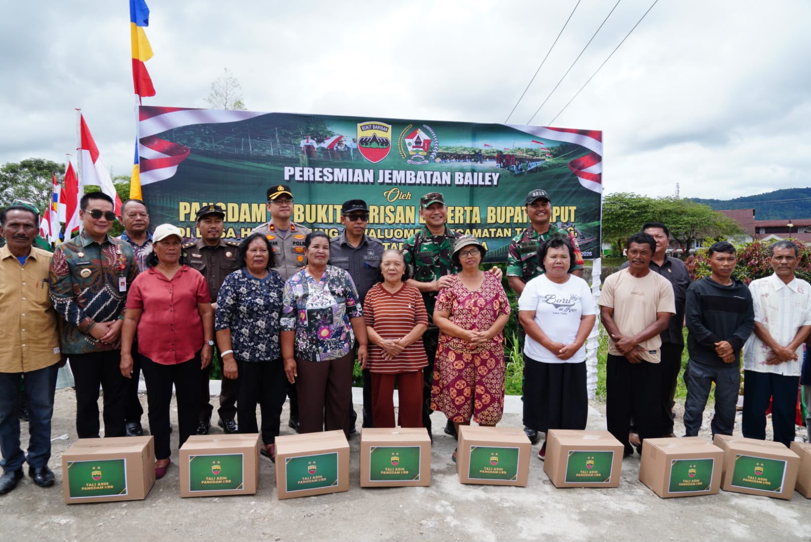 Pangdam I-BB Bersama Bupati Tapanuli Utara Resmikan Jembatan Siualuompu, Bukti Kolaborasi Pemerintah-TNI