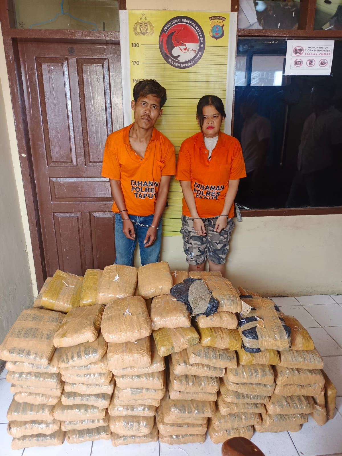 Sat Narkoba Polres Taput Amankan 2 Kurir Narkoba, 112 Paket Ganja Kering Berhasil Disita