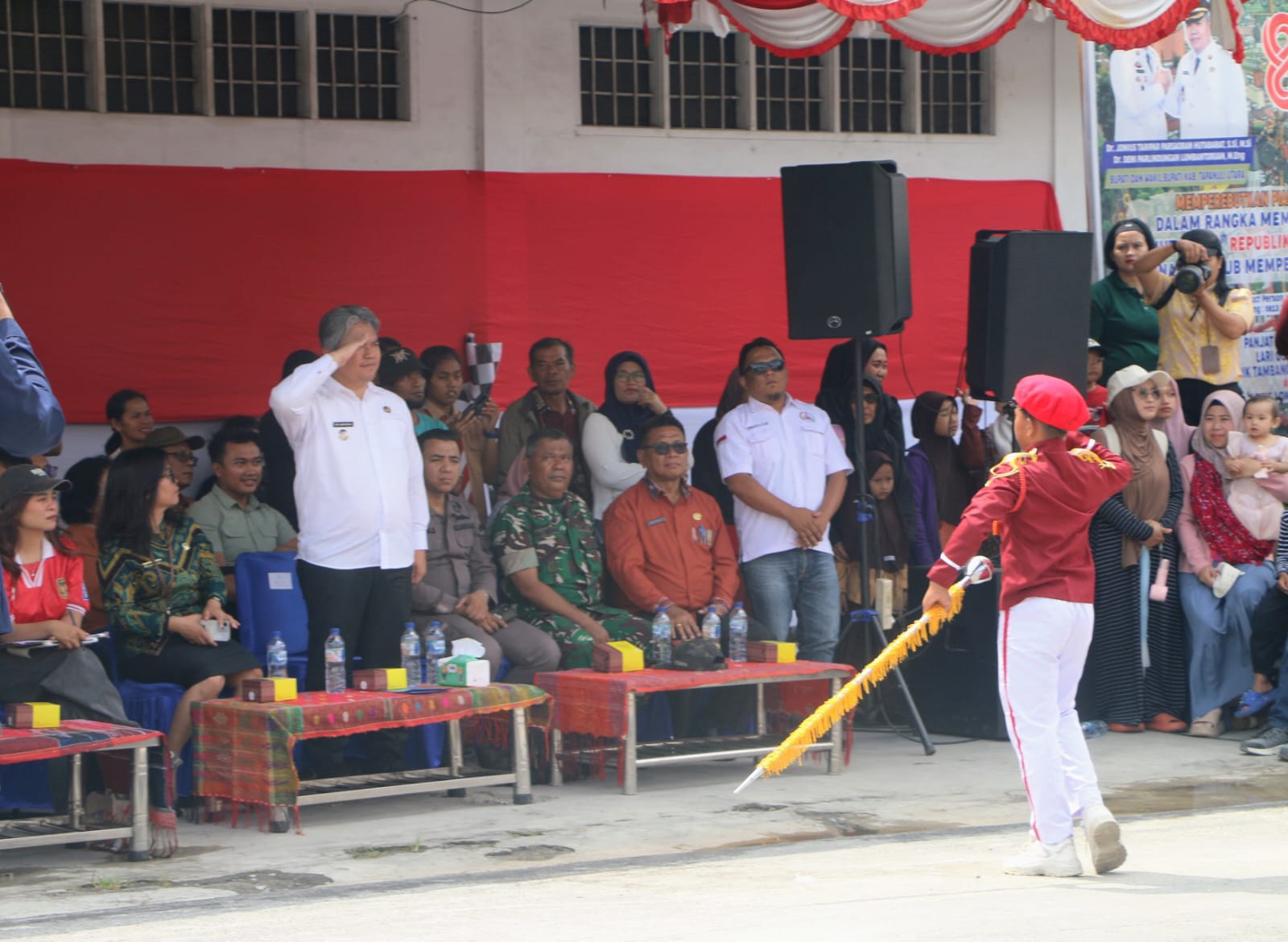 Dukung Pembentukan Karakter Generasi Muda, Pemkab Buka Festival Drumband Piala Bupati Taput ‎