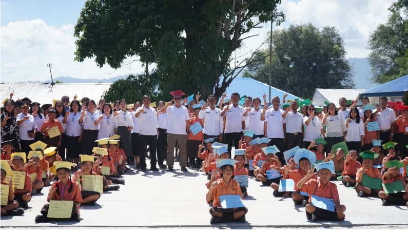 Wujudkan Generasi Unggul, Bupati Taput Dorong Penguatan Karakter 'SAITAPAIAS' dan Literasi 'TAPAMAJUMA' di SMPN 1 Tarutung
