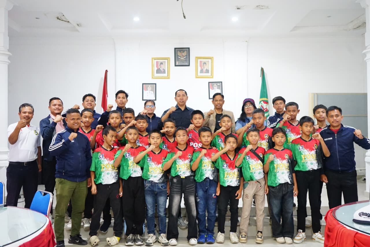 Bupati Tapanuli Utara Lepas 52 Kontingen U-13 dan U-15 ke Ajang Piala Soeratin di Sibolga ‎