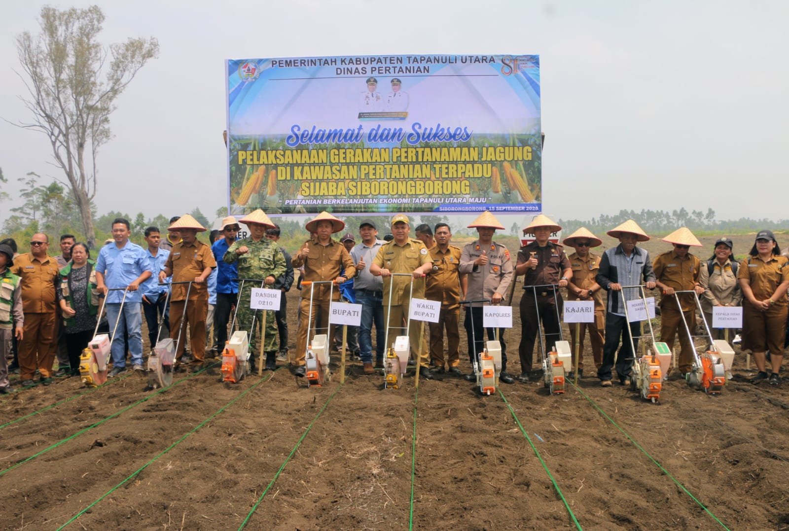 Pemkab Tapanuli Utara Dorong Pertanian Modern melalui Tanam Jagung Bersama