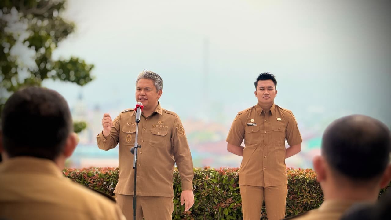 Pimpin Apel Gabungan, Wabup Taput Tekankan Evaluasi Kerja, Inovasi, dan Transparansi Publik