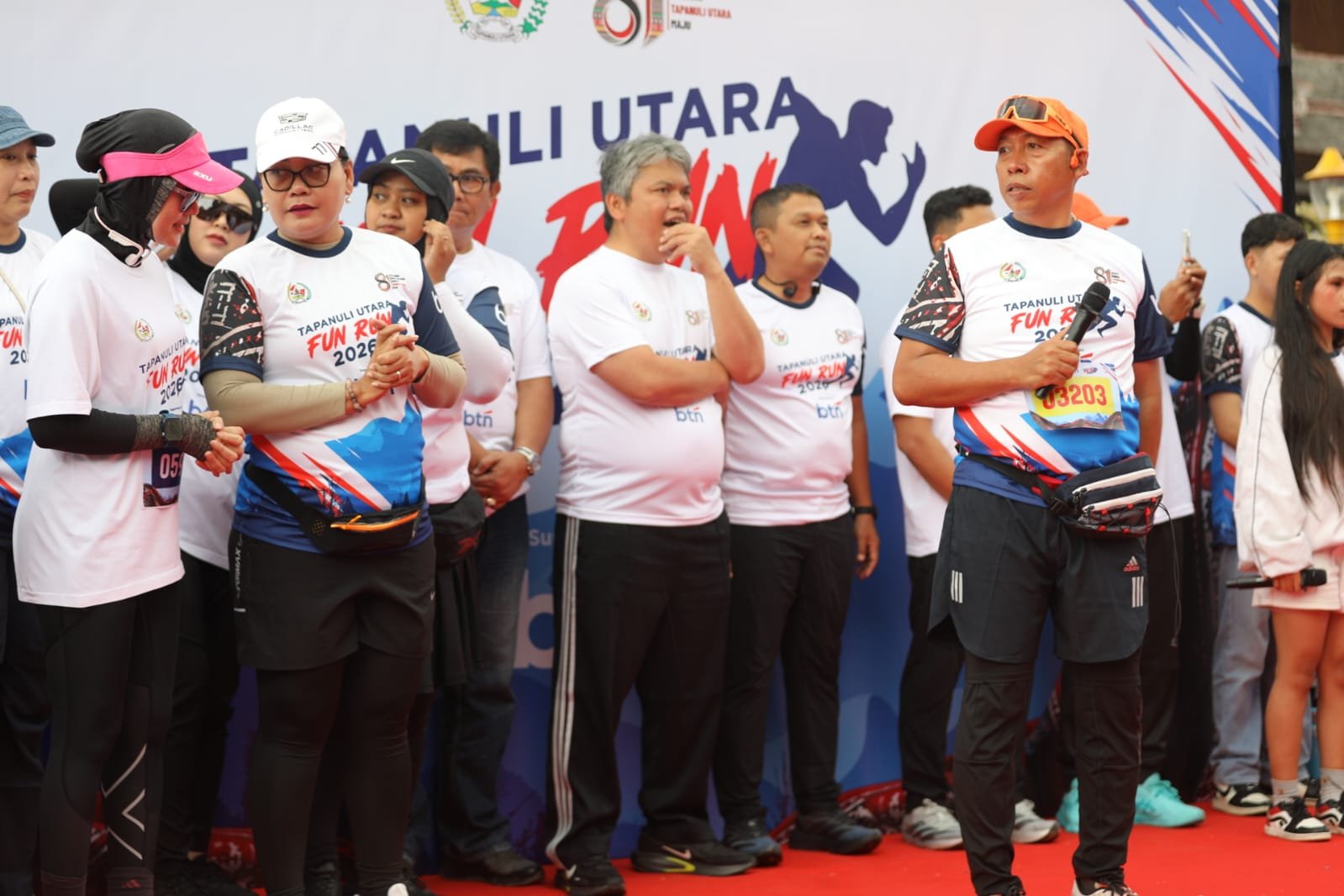 Bupati Taput Tuntaskan Lari 7K, Ribuan Peserta Meriahkan Fun Run HUT ke-81